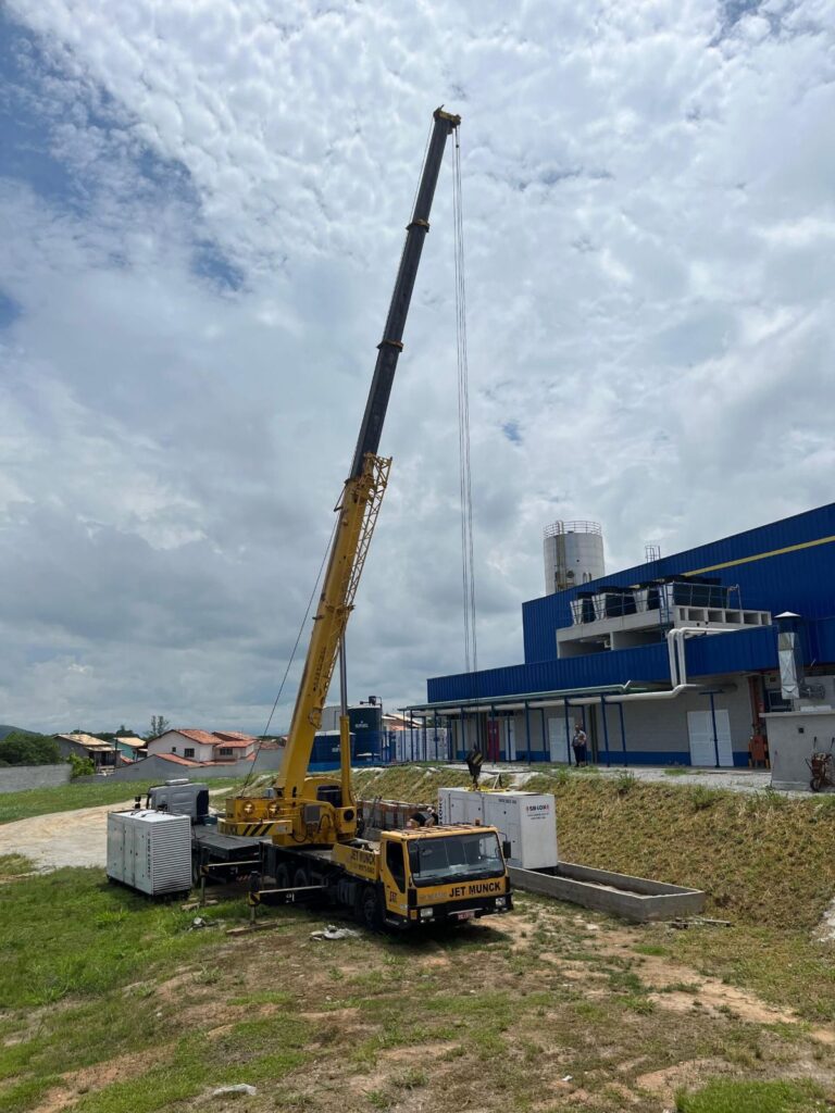 Gerador em área industrial – Guindaste Lagos